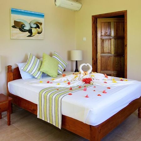 Cote Jardin - Chalets Cote Mer Baie Sainte Anne Esterno foto