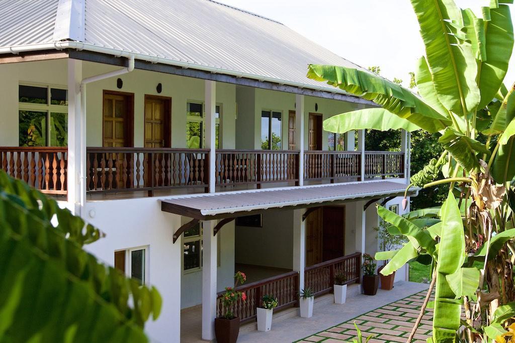Cote Jardin - Chalets Cote Mer Baie Sainte Anne Esterno foto