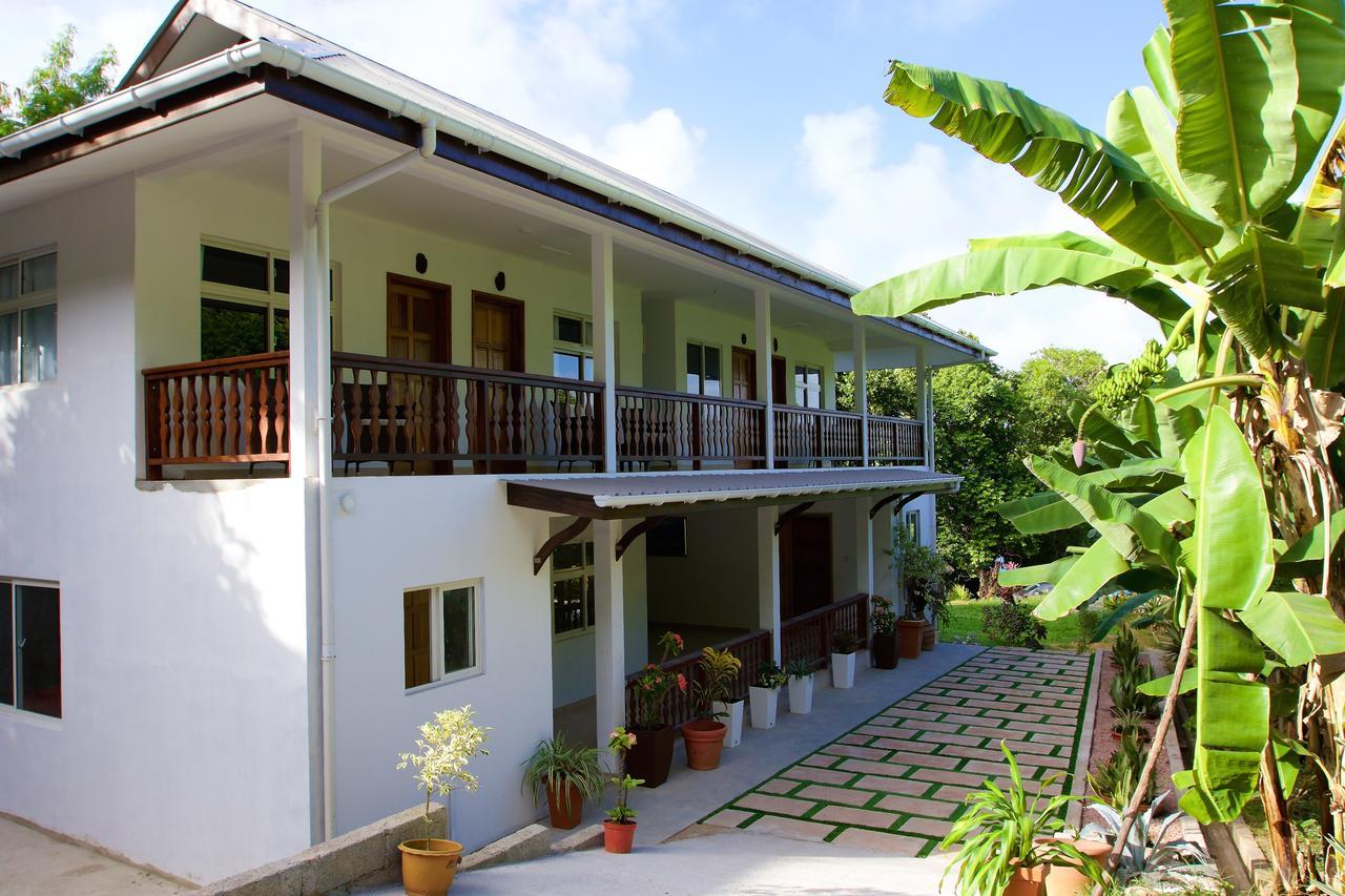 Cote Jardin - Chalets Cote Mer Baie Sainte Anne Esterno foto